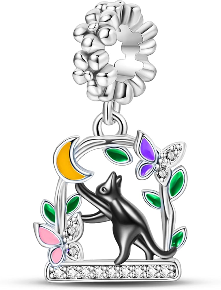 Charm Gato Negro entre Mariposas y Plantas