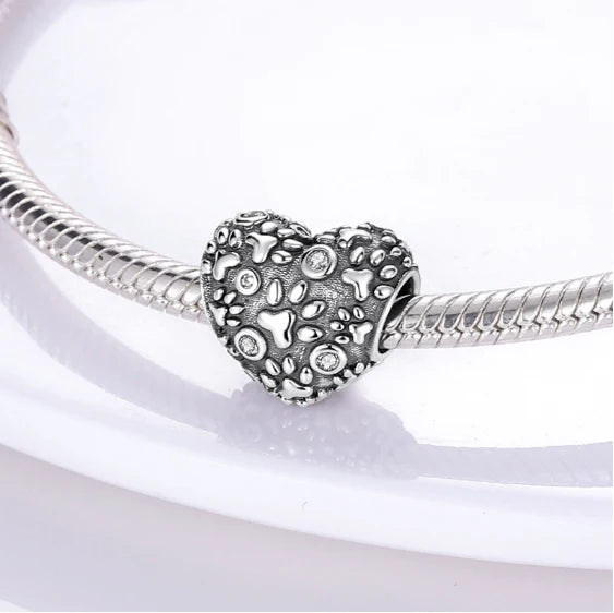 Charm Corazon de Huellitas Plateadas