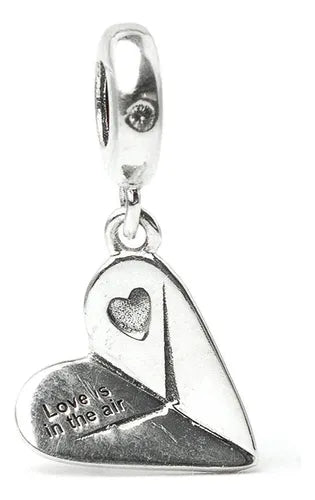 Charm Corazon "Loves is in The Air"