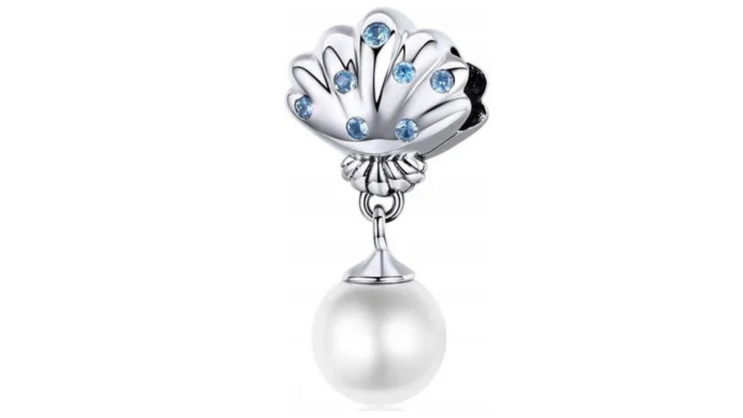 Charm Concha Gemas Azules y Perla