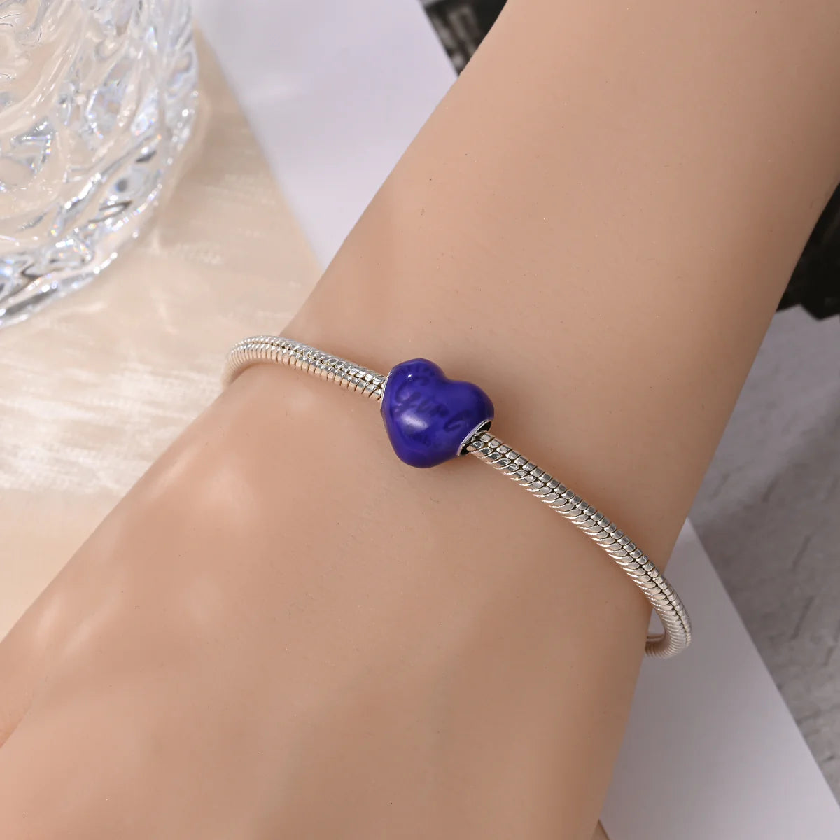 Charm Corazon Fluorescente "Girl Baby"