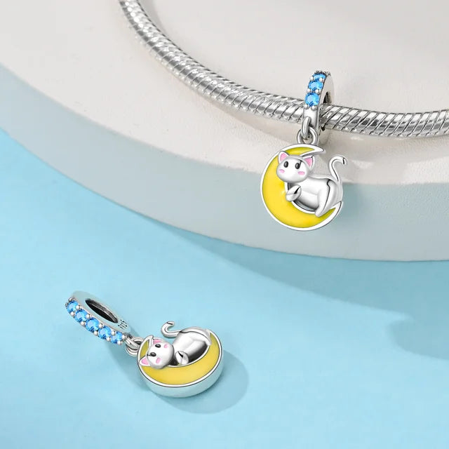 Charm Gato y Luna con Brillos Azules