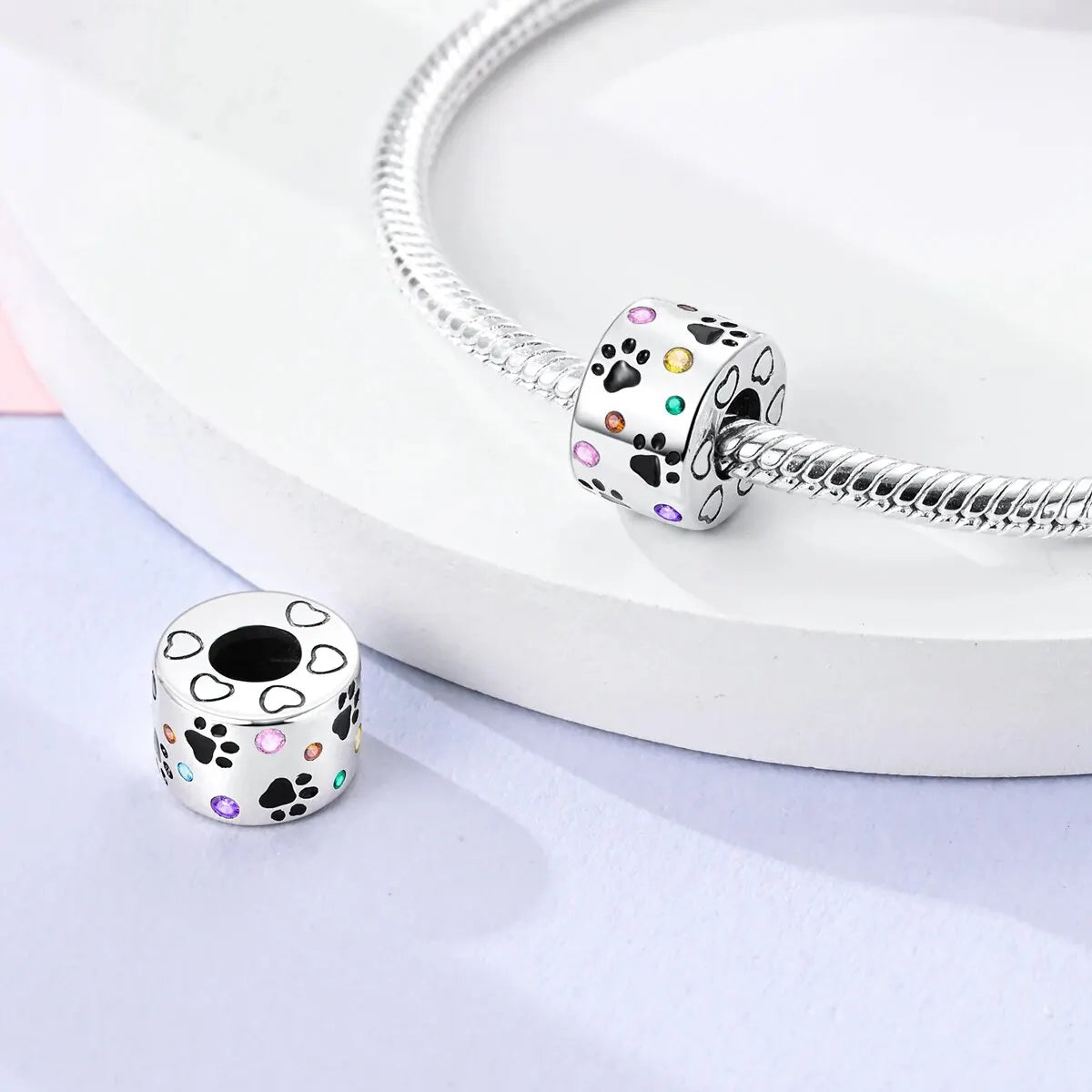 Charm Huellas y Gemas Coloridas