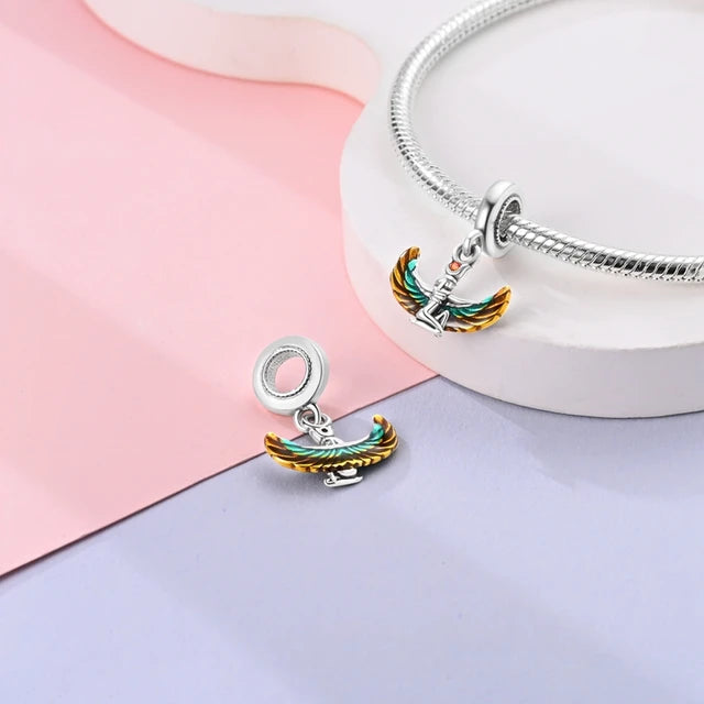 Charm Dios Egipcio con Alas