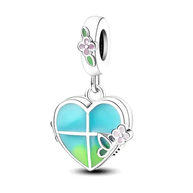 Charm Ventana del Corazon