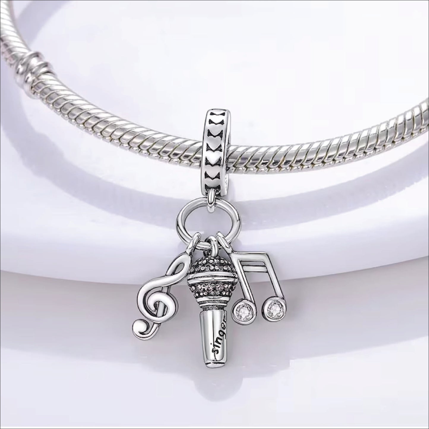 Charm Nota Musical, Micrófono y Música
