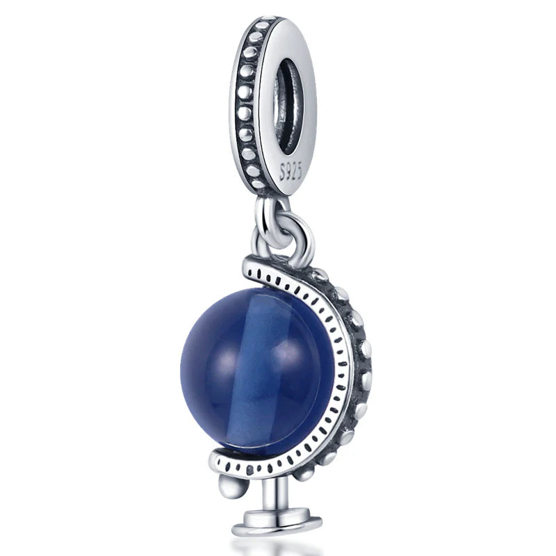 Charm Globo Terraqueo Azul y Diamantes