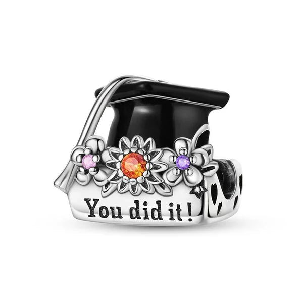 Charm Gorro de Graduación y Flores "You Did It"