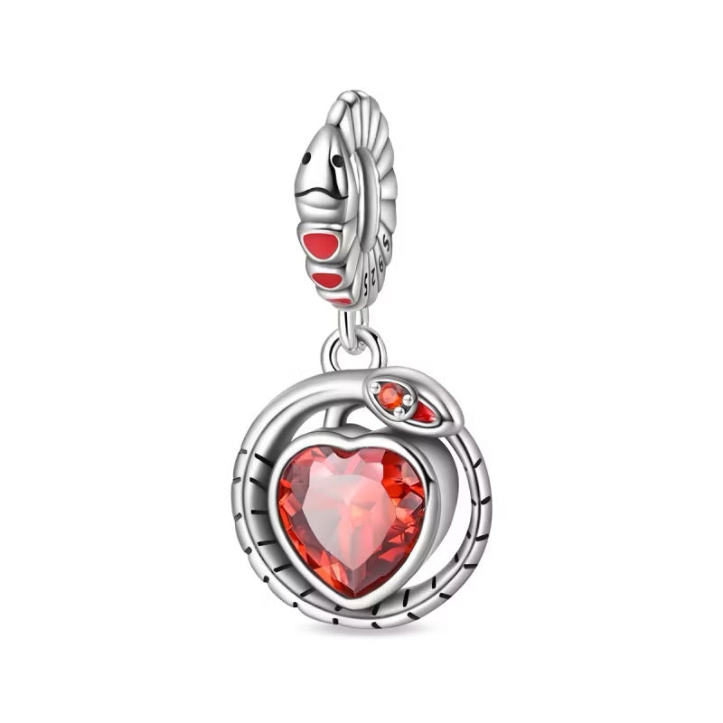 Charm Serpiente Enlazada con Corazón