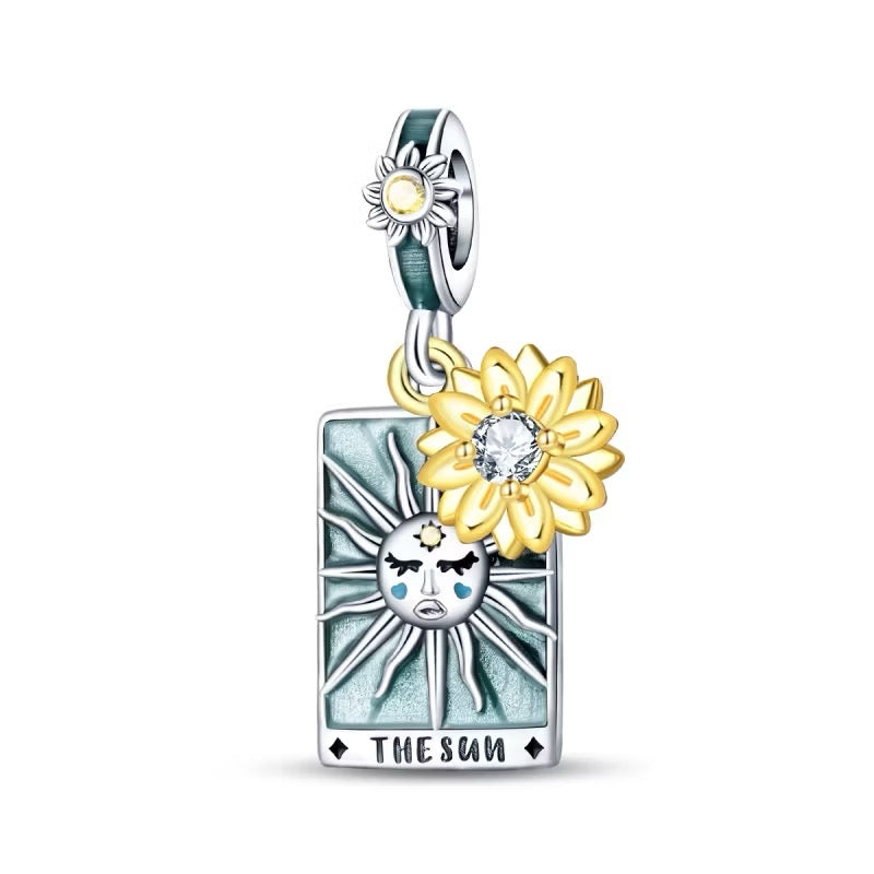 Charm Tarot ‘El Sol’ con Detalles en Dorado