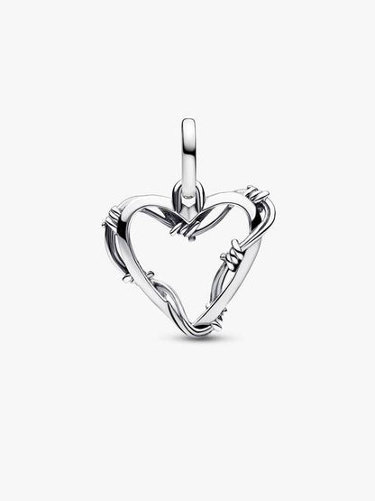 Charm Medallón Corazón de alambre