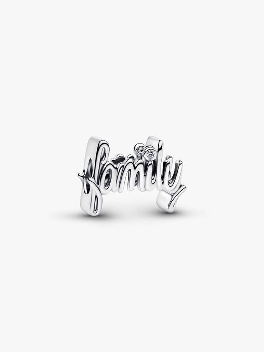 Charm Familia escrito a mano