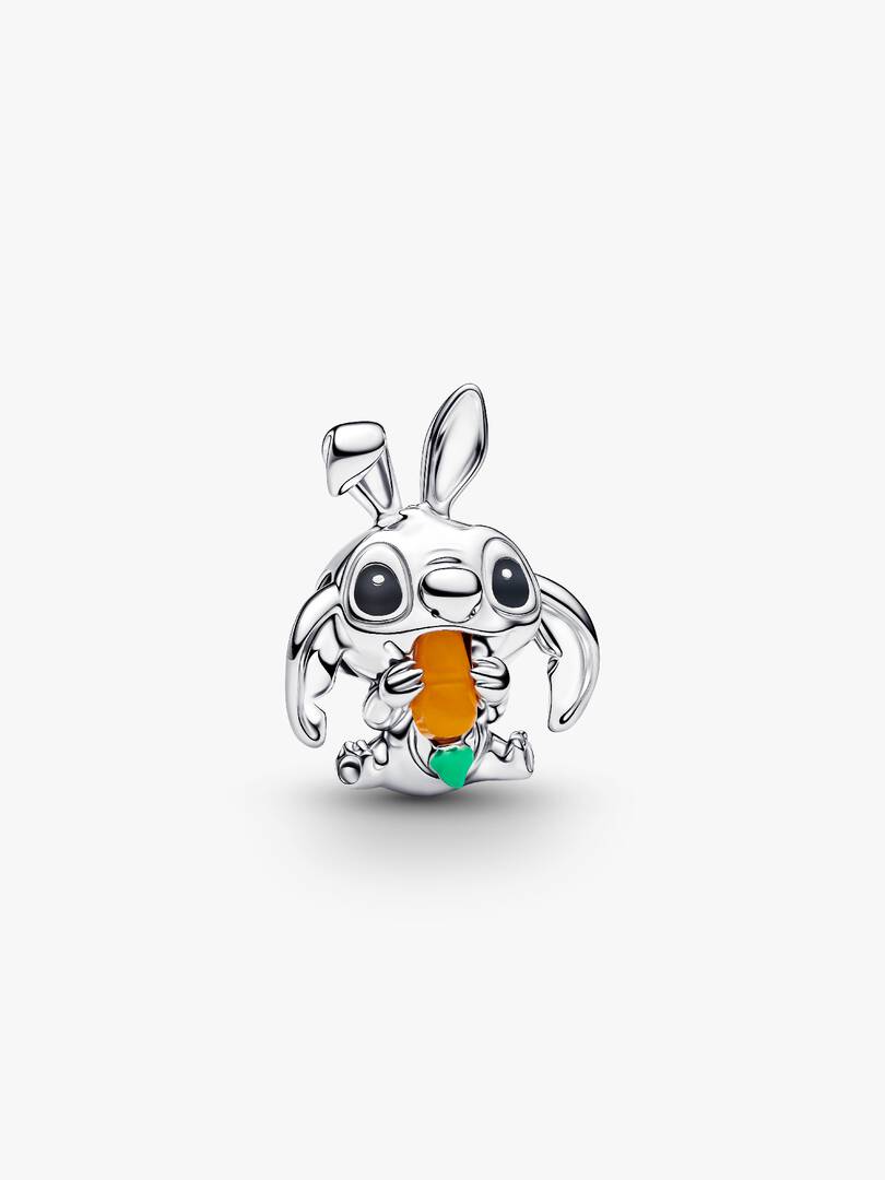 Charm Stith con disfraz de Conejo de Pascua