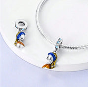 Charm Mujer Joven de Perla