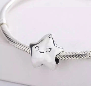 Charm Estrellita Feliz