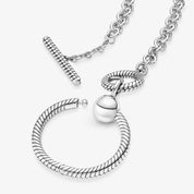 Collar con Dije Circular y Cierre en T
