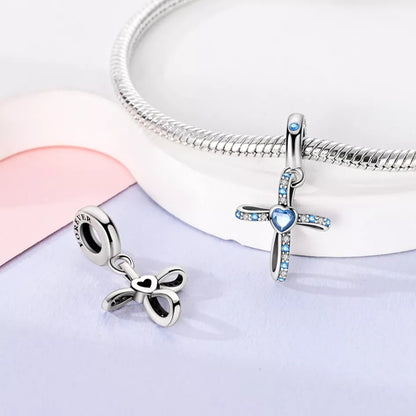Charm Cruz y Corazon Azul