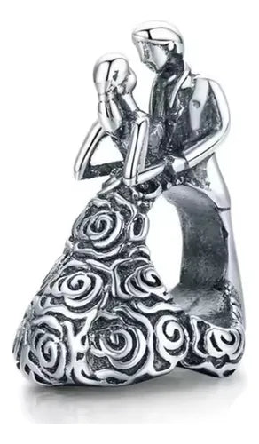 Charm Novios Enamorados entre Rosas