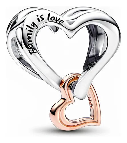Charm Corazones "Family is Love"