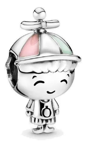 Charm Ni√±o con Sombrero de H√©lice
