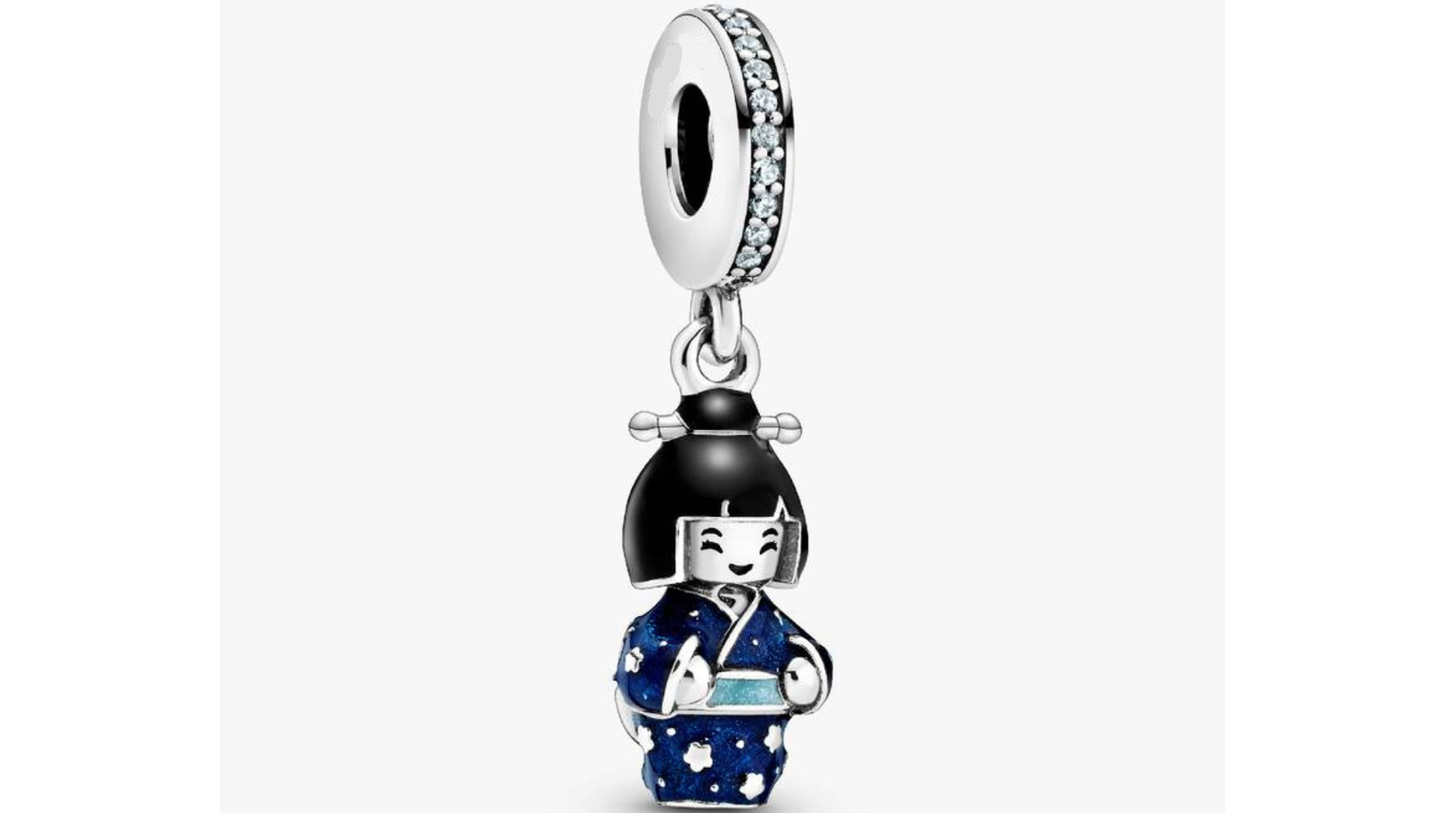 Charm colgante Muñeca japonesa con quimono azul