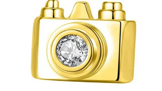 Charm Camara de Oro