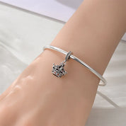 Charm Corona Con Detalles Naranjas