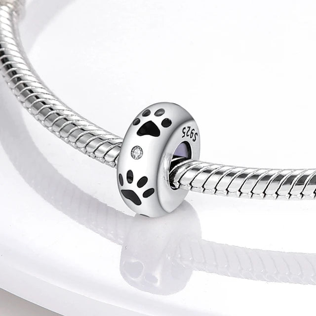 Charm Plata con Huellas