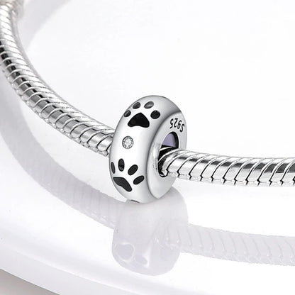 Charm Plata con Huellas