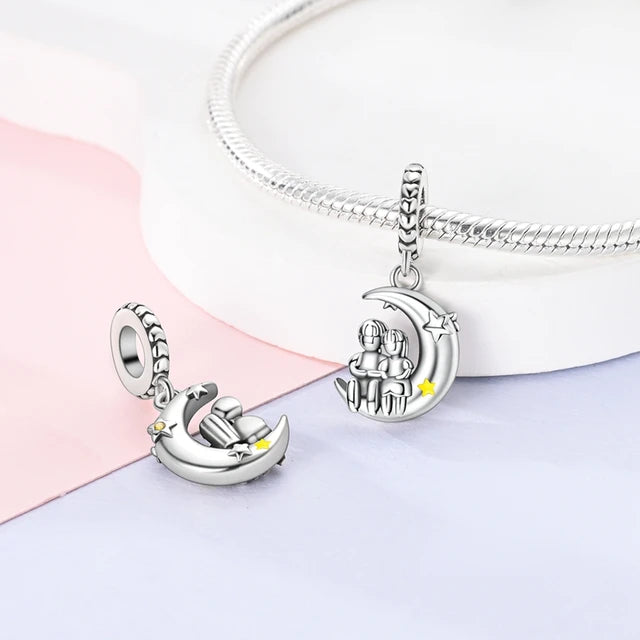 Charm Pareja Enamorada en la Luna