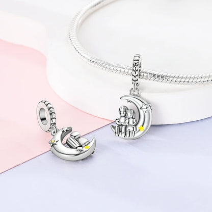 Charm Pareja Enamorada en la Luna