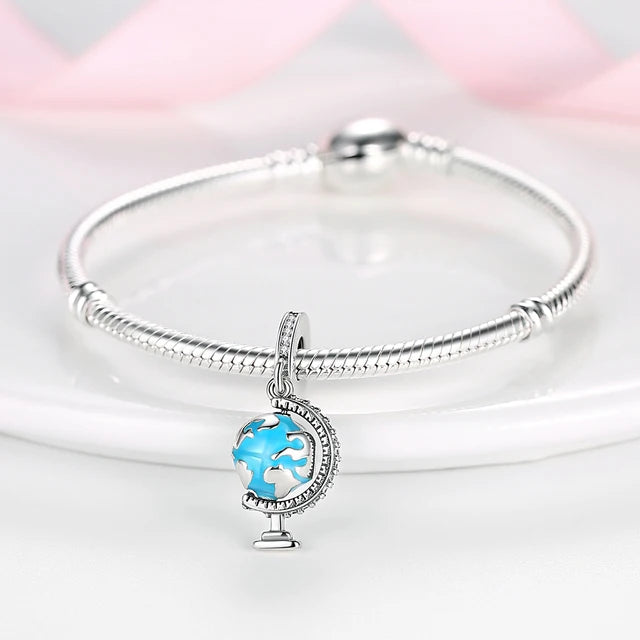 Charm Globo Terr√°queo Celeste