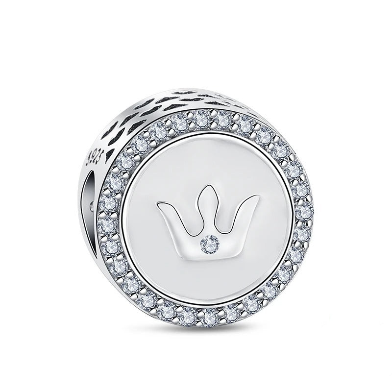 Charm Corona entre Diamantes