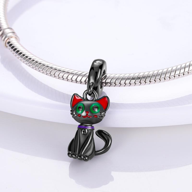 Charm Gato Negro Encantador