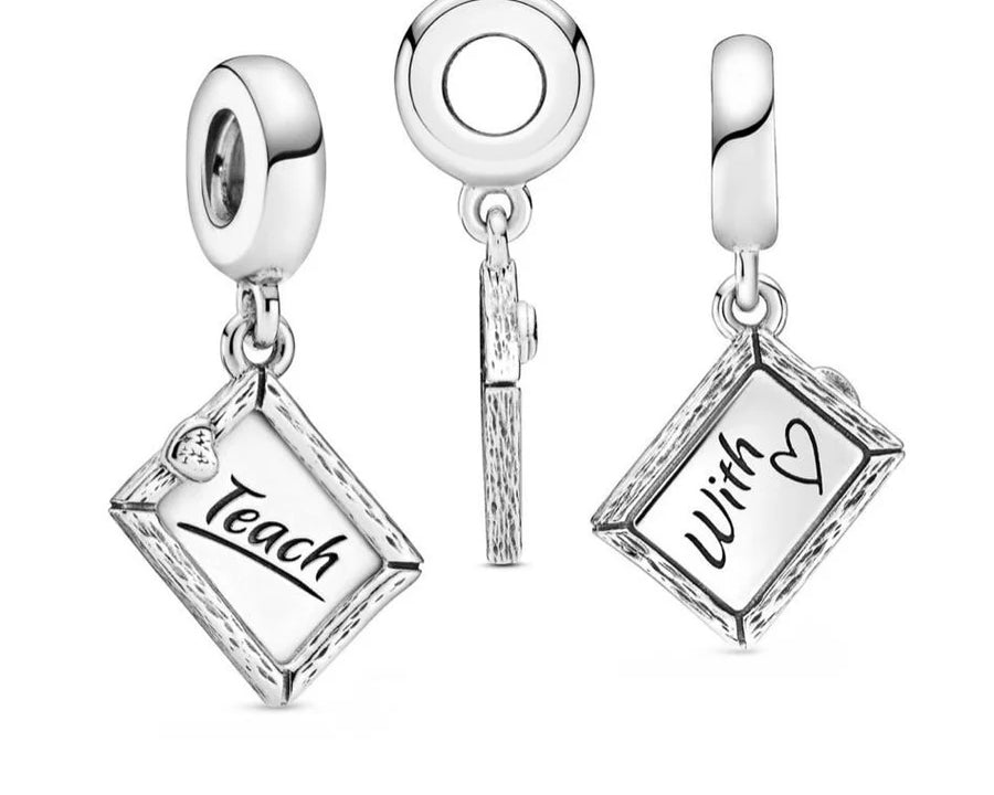 charm-de-plata-765492.webp