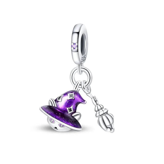 Charm Gatito Brujo con Escoba
