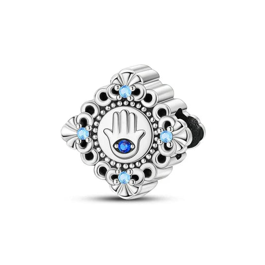 Charm Mano de F√°tima y Gemas Azules