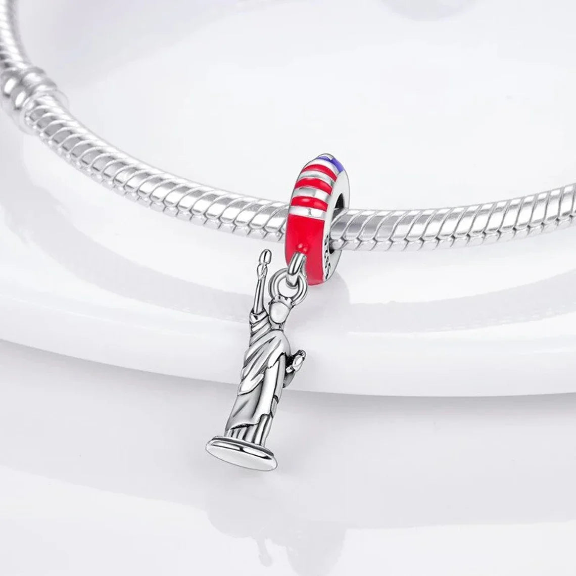 Charm Estatua de la Libertad Bandera