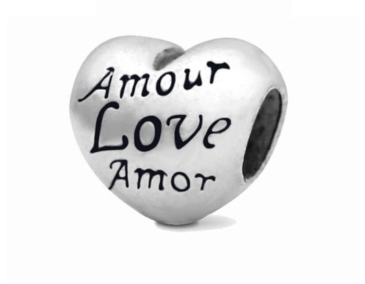 Charm Corazon "Amour, Amor, Love"