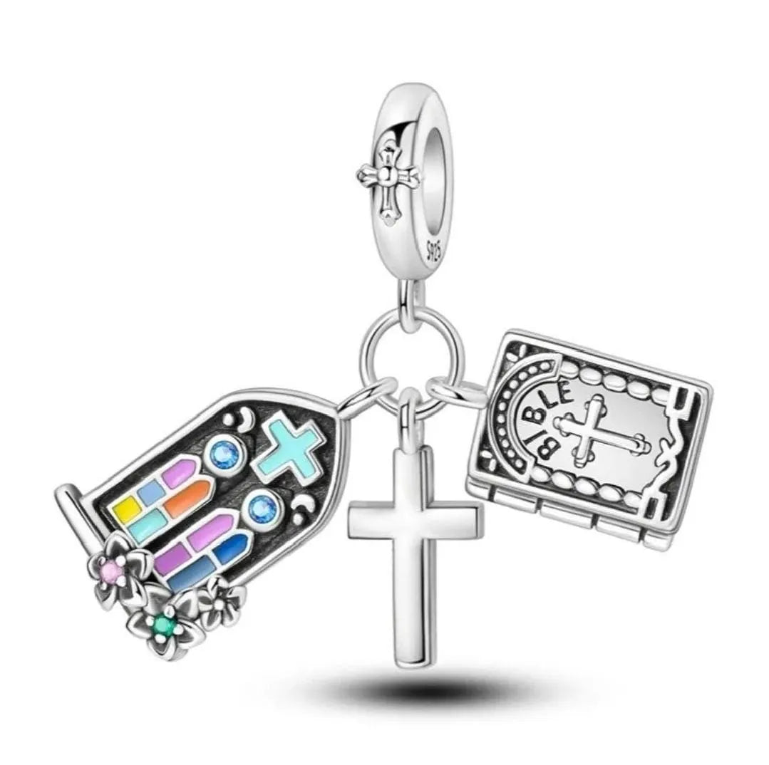 Charm Vitral Colorido, la Sagrada Cruz y la Biblia