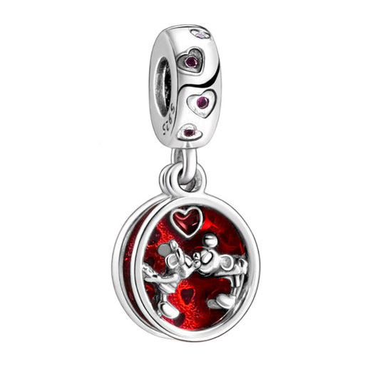 Charm Beso entre Micky y Mini